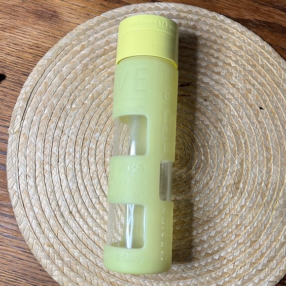 Lululemon Pure Focus Glass Water Bottle Sheer Lemon - Picture 8 of 9